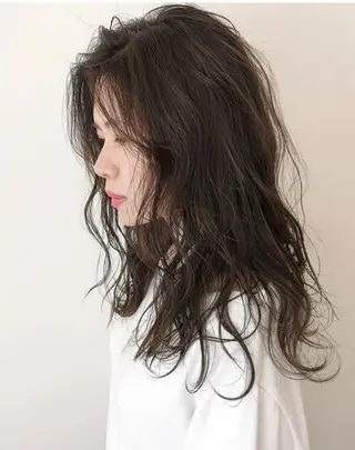 セミロング カラー 長野 恵のヘアスタイル