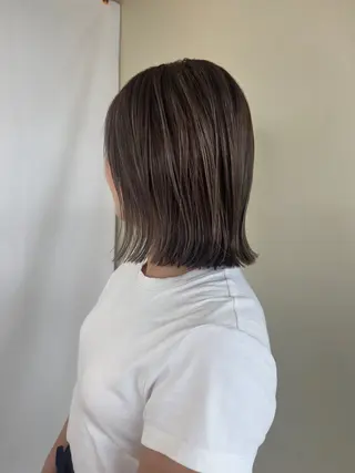 ミディアム カラー ハイライトカラー✨ グレージュ✨鎌倉光洋のヘアスタイル