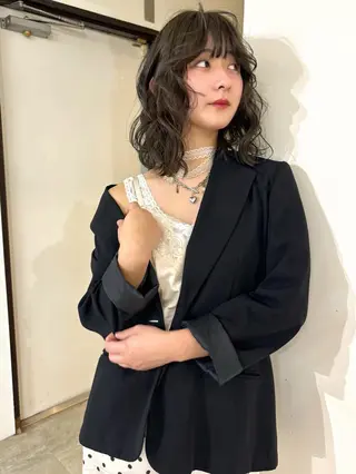 ミディアム カラー mizuki/ピンク ベージュ.レイヤーのヘアスタイル