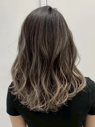 カラー セミロング 【公式】amble luxe池袋東口🩷のヘアスタイル