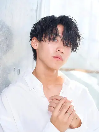 ミディアム カラー パーマ メンズ メンズパーマ特化 🔥韓国ヘア職人🔥のヘアスタイル