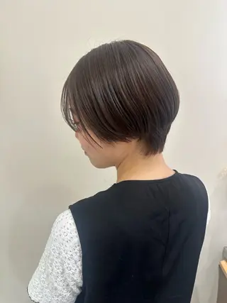 ショート カラー ヘアアレンジ タイトボブ個性派カラ ーAKANEのヘアスタイル