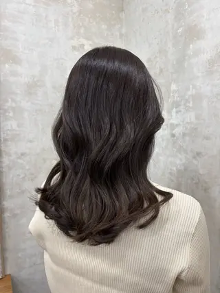 ロング カラー iru所属・Ayano アヤノのヘアスタイル