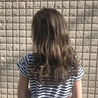 セミロング カラー tipi 香椎・千早のヘアスタイル