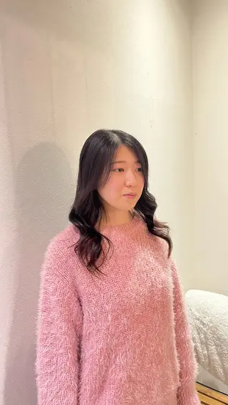 ロング 吉田 朱里のヘアスタイル