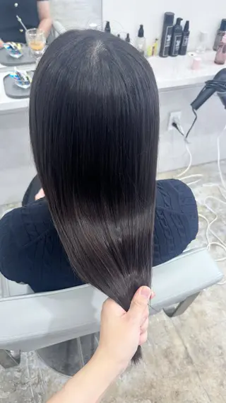 ロング makoto⌇レイヤ ー⌇艶カラー🍒‎のヘアスタイル