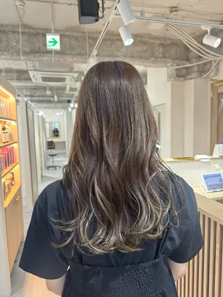 ロング カラー 🌬️attrait 髪質改善/個室サロンのヘアスタイル