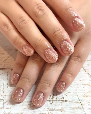 ネイル 人見 菜巴（ネイリスト）のネイルデザイン