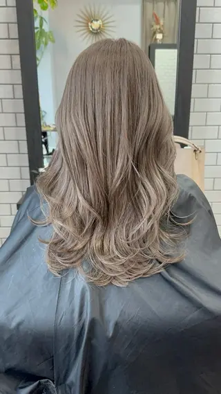 セミロング カラー un. Misakiのヘアスタイル