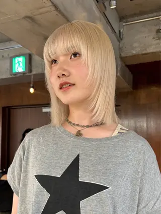 ショート カラー wewe: momoeのヘアスタイル