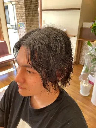 ショート パーマ 絹村 健人のヘアスタイル