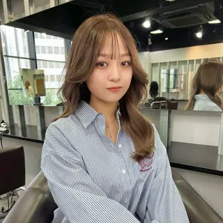 ミディアム カラー 韓国ヘア/ベージュ カラー🤍yukaのヘアスタイル