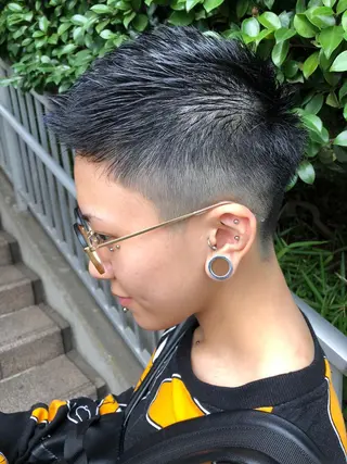 メンズ StellA所属・アートディレクター ワダヒサノリのヘアスタイル