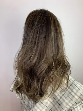 セミロング カラー SALOWIN神戸三宮店所属・【美髪を叶える】中谷 彰宏（アキ)のヘアスタイル