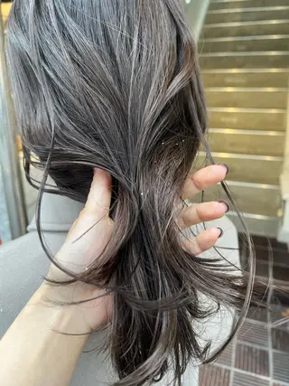 ミディアム カラー ツキノキ ミナのヘアスタイル