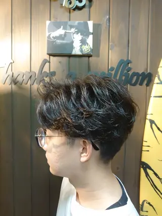 パーマ メンズ サンフラット所属・岡林 選のヘアスタイル