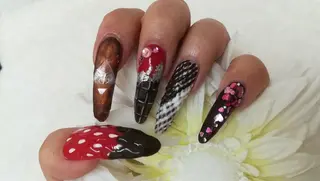 ネイル 深爪を断らない スカルプ高評価店のネイルデザイン