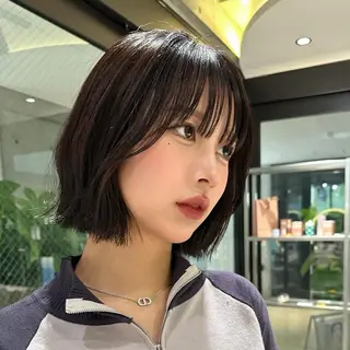 ショート カラー かえ🩶韓国ボブ🎀 透明感カラー🥣のヘアスタイル