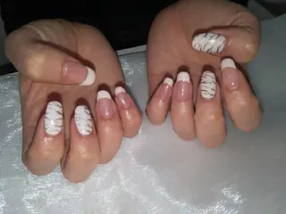 ネイル R'well所属・はばすみれ🎀ﾈｲﾙ 光ﾌｪｲｼｬﾙ ﾍｱのネイルデザイン