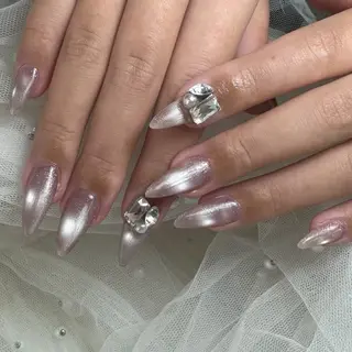 ネイル MADIA藤沢店所属・MADIA Yurikaのネイルデザイン