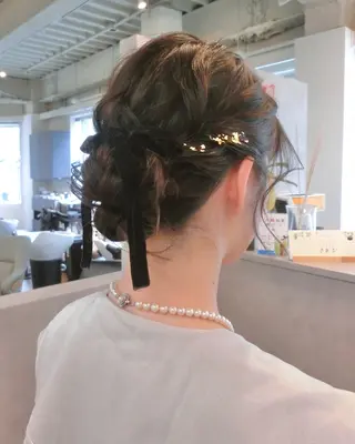 ヘアアレンジ レイヤー/ハイトーン ヒガシサヨのヘアスタイル