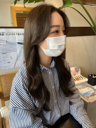 ロング カラー 和田 琉々香のヘアスタイル