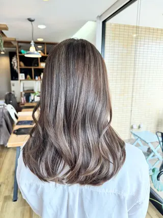 ロング カラー ツキダテ ユイのヘアスタイル