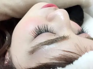 マツエク・マツパ 佐藤 花帆のヘアスタイル