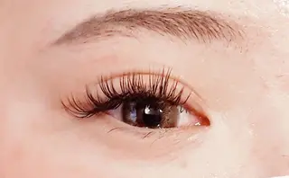 マツエク・マツパ 💜bora .のネイルデザイン