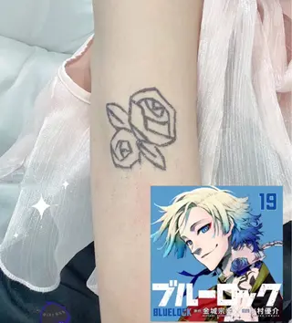 。 Omiのネイルデザイン