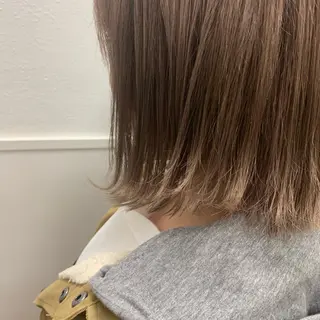 ショート カラー ヘアアレンジ サナ🌱 切りっぱなしボブのヘアスタイル