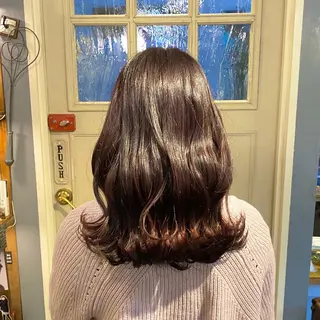 ミディアム カラー BRITS 渡辺 菜々子のヘアスタイル