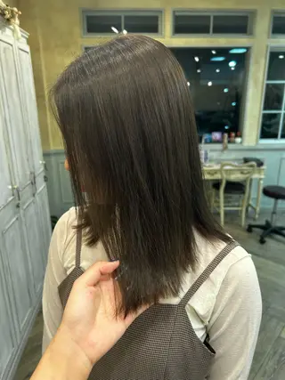 ミディアム カラー アオバ / ハイトーンカラーのヘアスタイル