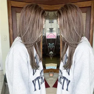 ミディアム カラー grand juteのヘアスタイル