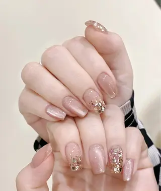 ネイル pink ladyサロン所属・べ にのネイルデザイン