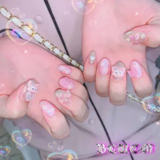 ネイル BLUEM なな🐶のネイルデザイン