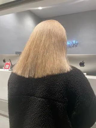 ミディアム カラー LUNTY NAMBA所属・艶ハイトーン👑♡ NATSUKIのヘアスタイル