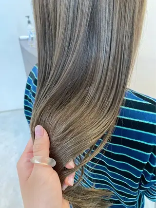 セミロング カラー 鷲田 晴輝のヘアスタイル