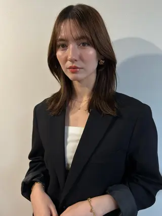 ミディアム 菅原リキヤ くびれレイヤーヘアのヘアスタイル