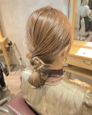 セミロング 🦄艶カラー×韓国 NANA💎🐬のヘアスタイル