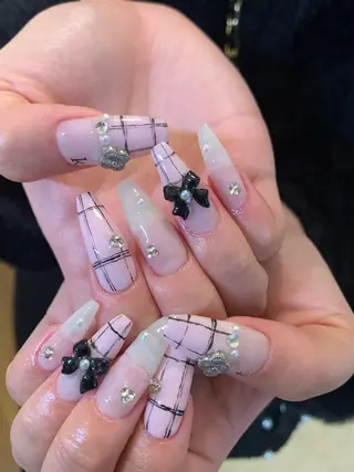 ネイル NES NAIL所属・さゆり￤推しキャラ ￤ロングネイル🩷のネイルデザイン