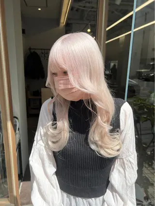 ロング カラー SALOWIN柏Suite所属・ブリーチ毛の縮毛矯正 ハイトーン/岡本智樹のヘアスタイル