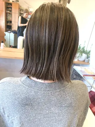 ミディアム ulu.久保田 加奈子のヘアスタイル