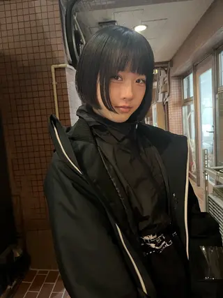 カラー Haco＋所属・ウルフ/レイヤー Miinaのヘアスタイル