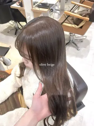 ロング 顔まわりレイヤー 🩶丸岡 優里のヘアスタイル