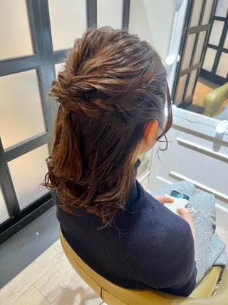 セミロング ヘアアレンジ 人見知りさんでも安心 奥田 里佳子のヘアスタイル