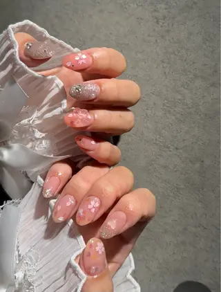 ネイル I-nailロング /ワンホン/キラキラのネイルデザイン