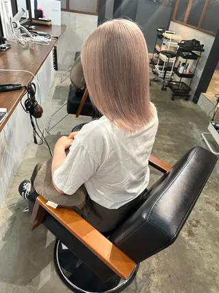 ミディアム Baby美容師 Ninaのヘアスタイル