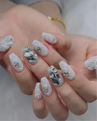 ネイル Lyna 池袋のネイルデザイン