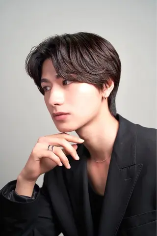 ミディアム カラー パーマ メンズ メンズパーマ特化 🔥韓国ヘア職人🔥のヘアスタイル